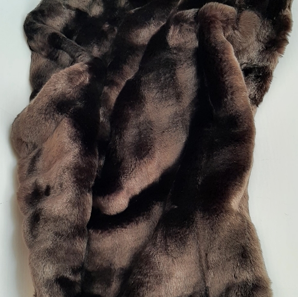 NEWPORT Faux Fur Mink Pillow Cover - Picture 12 of 16